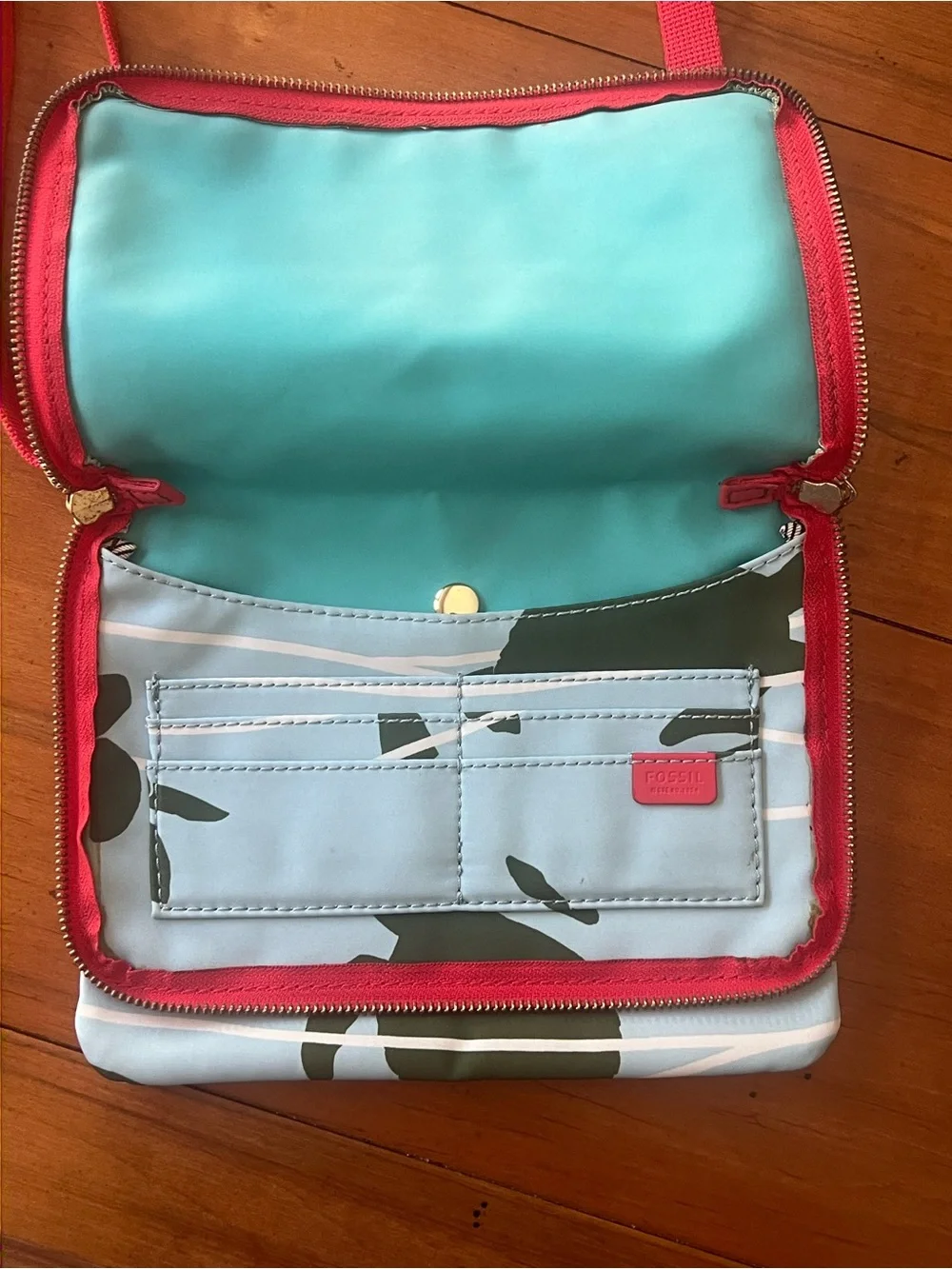Fossil crossbody featuring